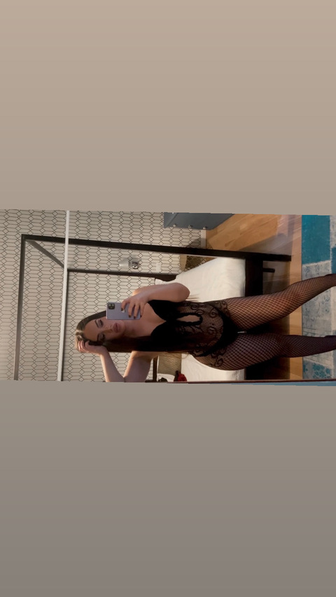 albabrunette onlyfans leaked picture 2