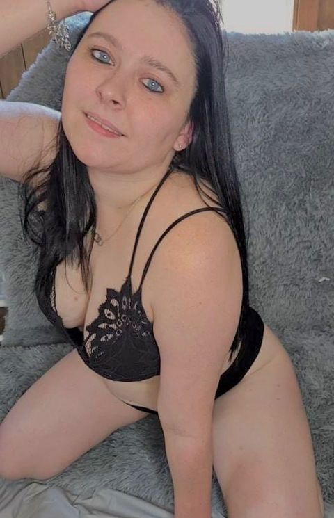 amanda89nc onlyfans leaked picture 2