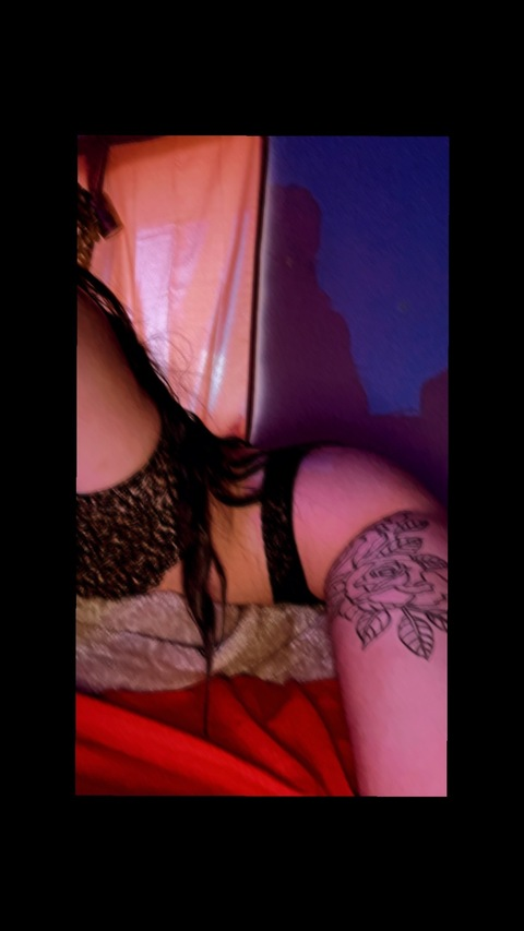 badbittch999 onlyfans leaked picture 2