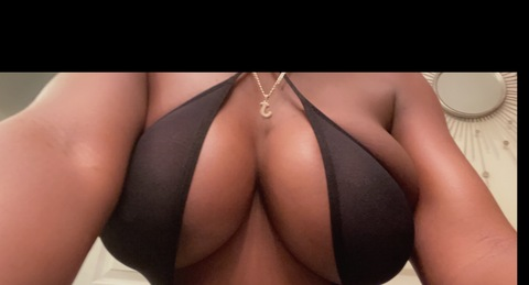 bm.coochi onlyfans leaked picture 2