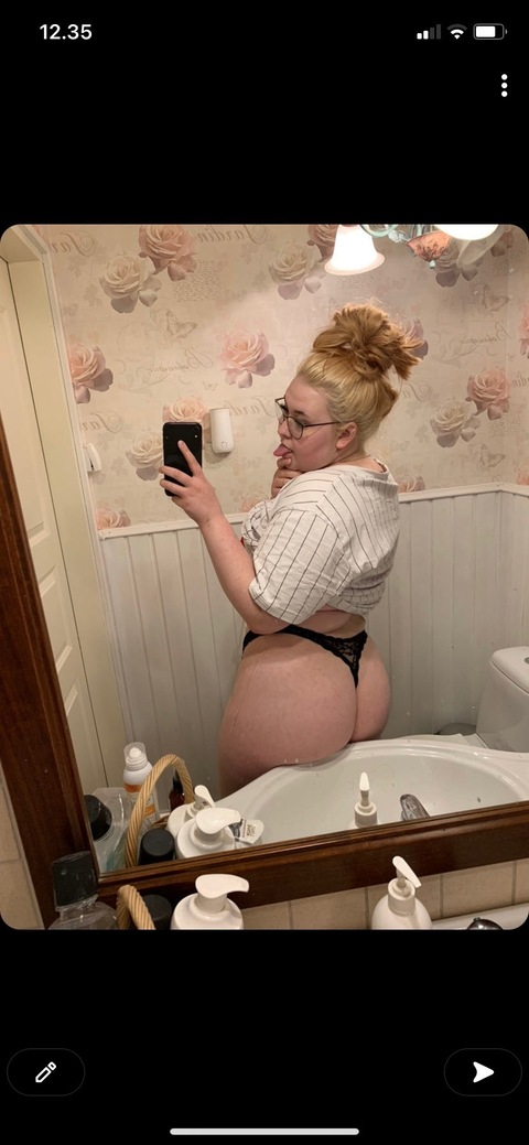 bootyb1tch onlyfans leaked picture 2