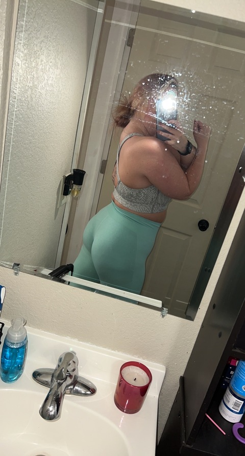 carolinekay97 onlyfans leaked picture 2