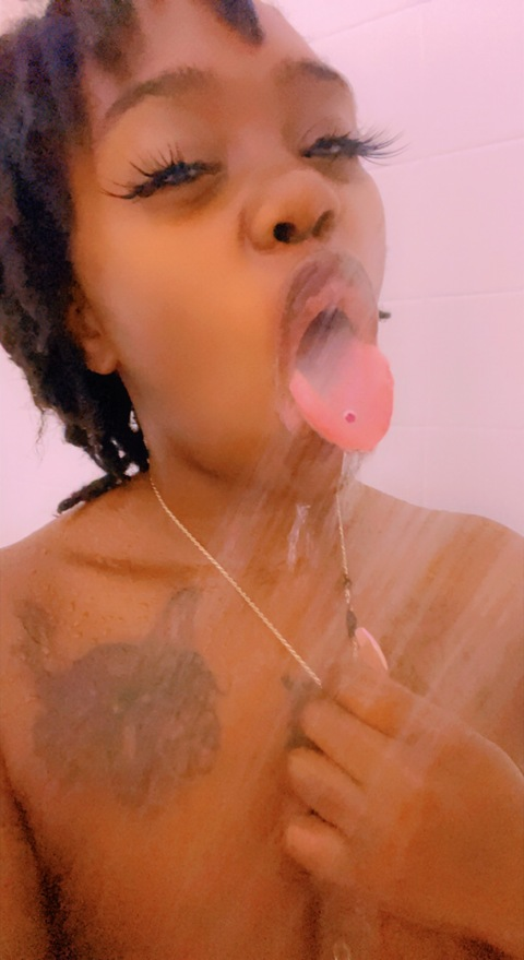 chocolateamazon2 onlyfans leaked picture 2