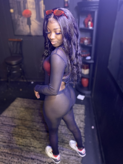 chocolatedoll27 onlyfans leaked picture 2