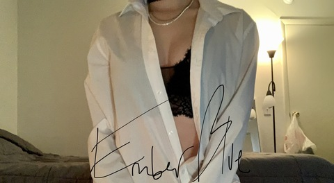 emberbluee onlyfans leaked picture 2