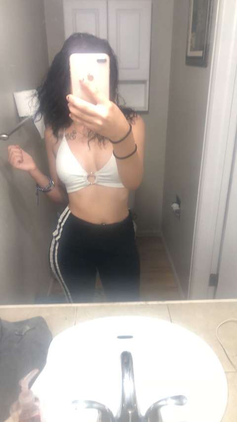 hennysi onlyfans leaked picture 2