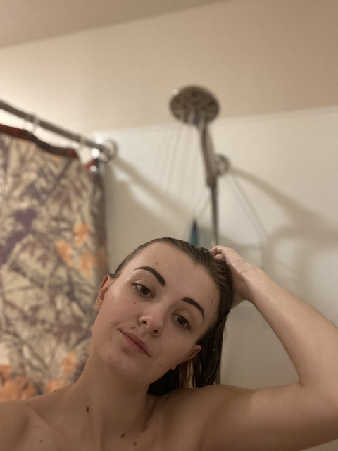 janielmiller21 onlyfans leaked picture 2