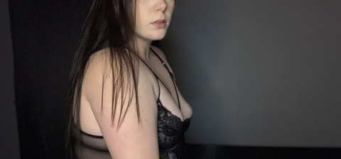 kylalenea onlyfans leaked picture 2