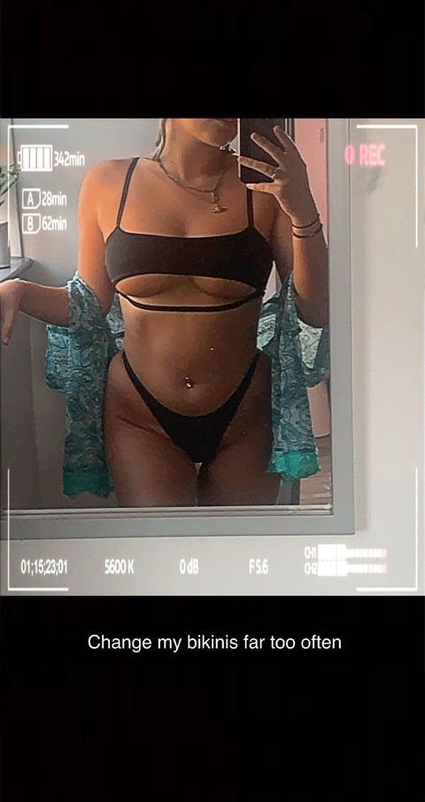 leahblower onlyfans leaked picture 2