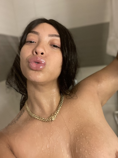 leslylunadiaz onlyfans leaked picture 2