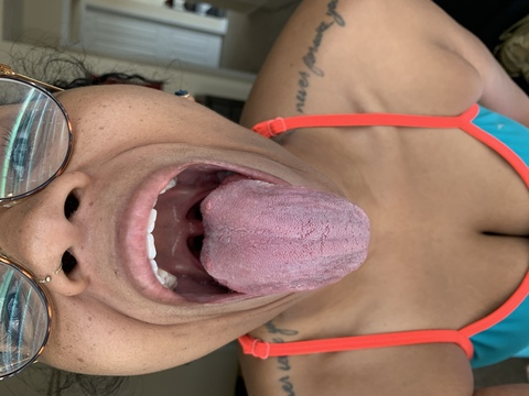 longtonguevogue onlyfans leaked picture 2