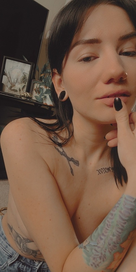 meagan94 onlyfans leaked picture 2