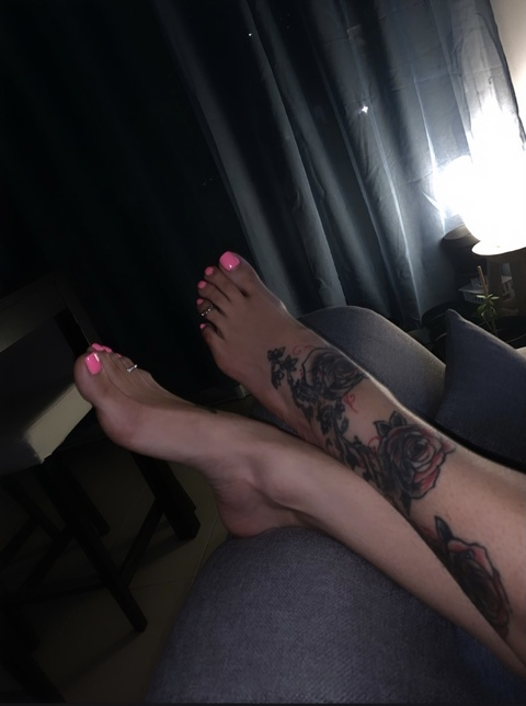 meifrenchfeet onlyfans leaked picture 2