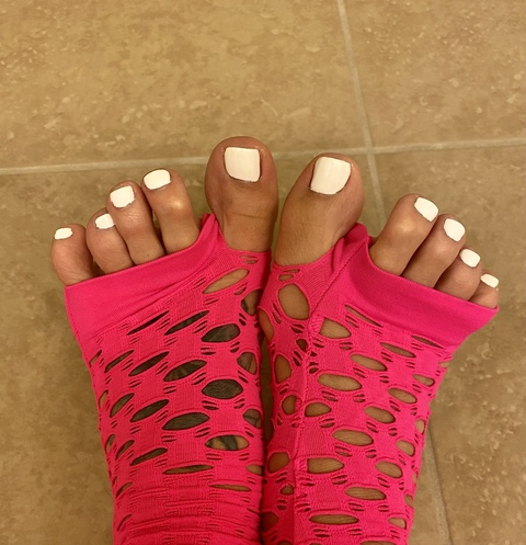 missmermaidtoes onlyfans leaked picture 2