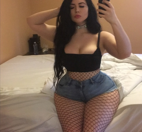 msbella666 onlyfans leaked picture 2