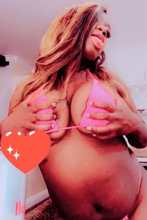 queenlbabi onlyfans leaked picture 2