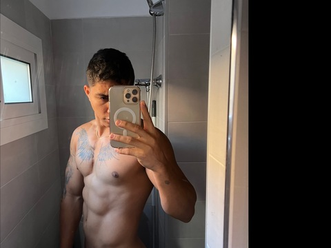 ricky_alex23 onlyfans leaked picture 2