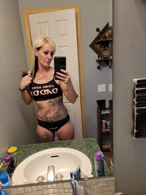 sexy1icequeen onlyfans leaked picture 2