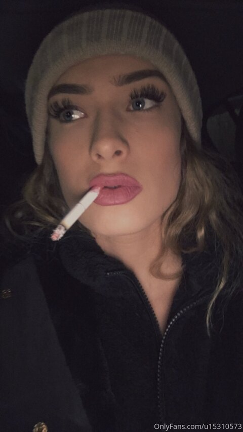 smokingaliah onlyfans leaked picture 2