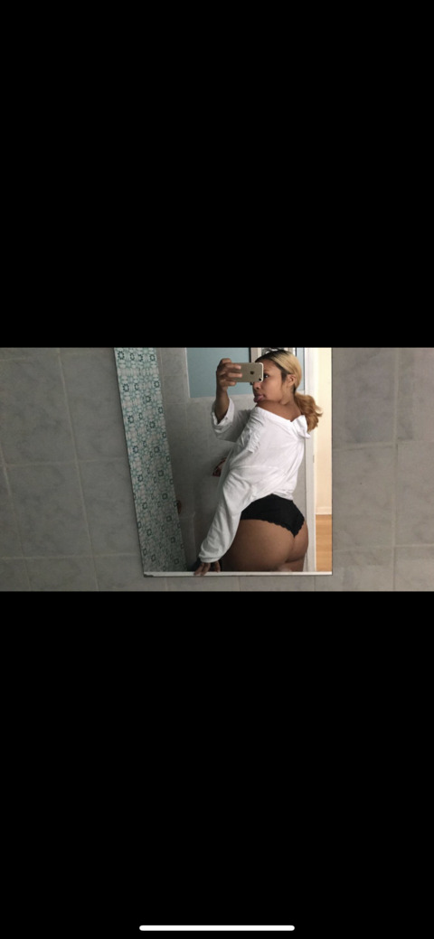 stellamxxn onlyfans leaked picture 2