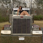 trucker_gurl30 OnlyFans Leaked 

 profile picture