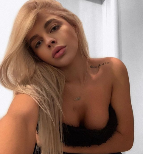 valentina.lungu onlyfans leaked picture 2